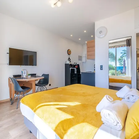 De La - Mer, Terrasse Et Garage * Καν-συρ-Μερ